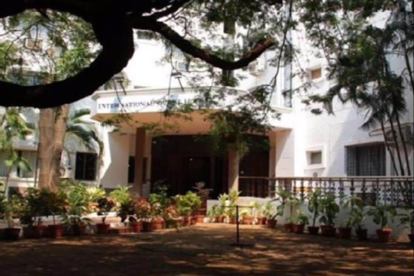 YWCA International Guest House - Tap to explore photos
