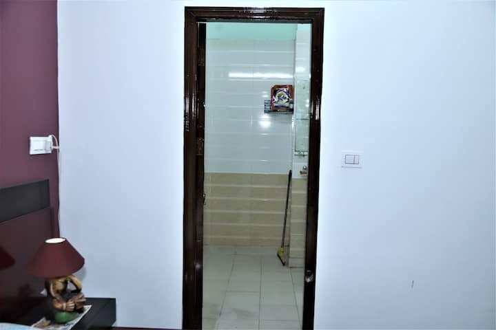 Duplex Apartmrnt near Airport - Tap to explore photos
