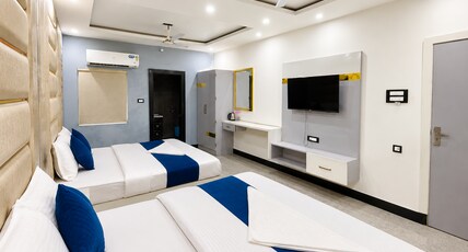 Hotel Manish International Room Type - Deluxe Family Room