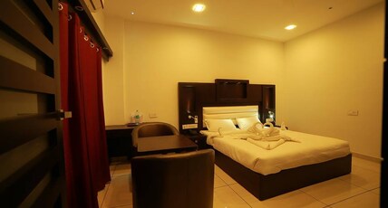 Hotel Theertha International Room Type - Deluxe Room
