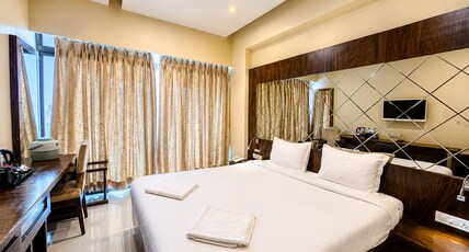Hotel Apaar with Sea Face Garden Restaurant Room Type - Premium Room City View With Balcony