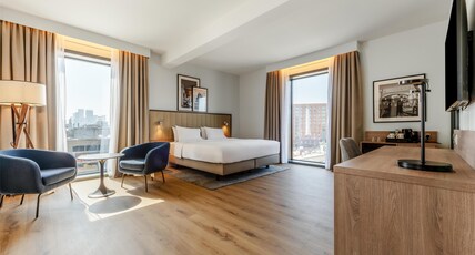 Radisson Hotel Manchester City Centre, A Verified Net Zero Hotel Room Type - One Bedroom Suite