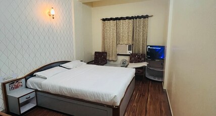 Hotel surya Room Type - Bedroom 5