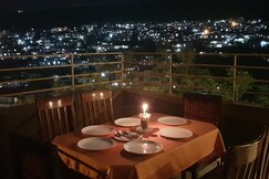 Woodland Hill Stay, Shillong