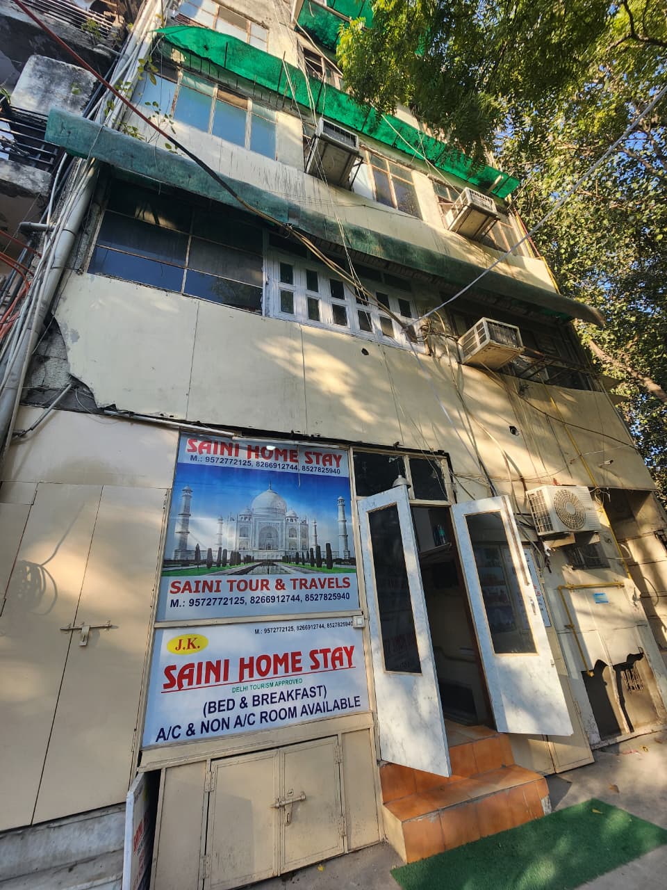 Hotel Saini Homestay - Tap to explore photos