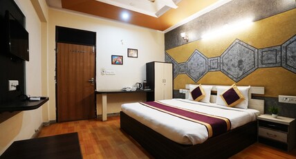 Hotel Kingdom Palace Room Type - Deluxe Room