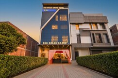 FabHotel The Rolex Grand - Yatharth Super Speciality Hospital, Sector 20