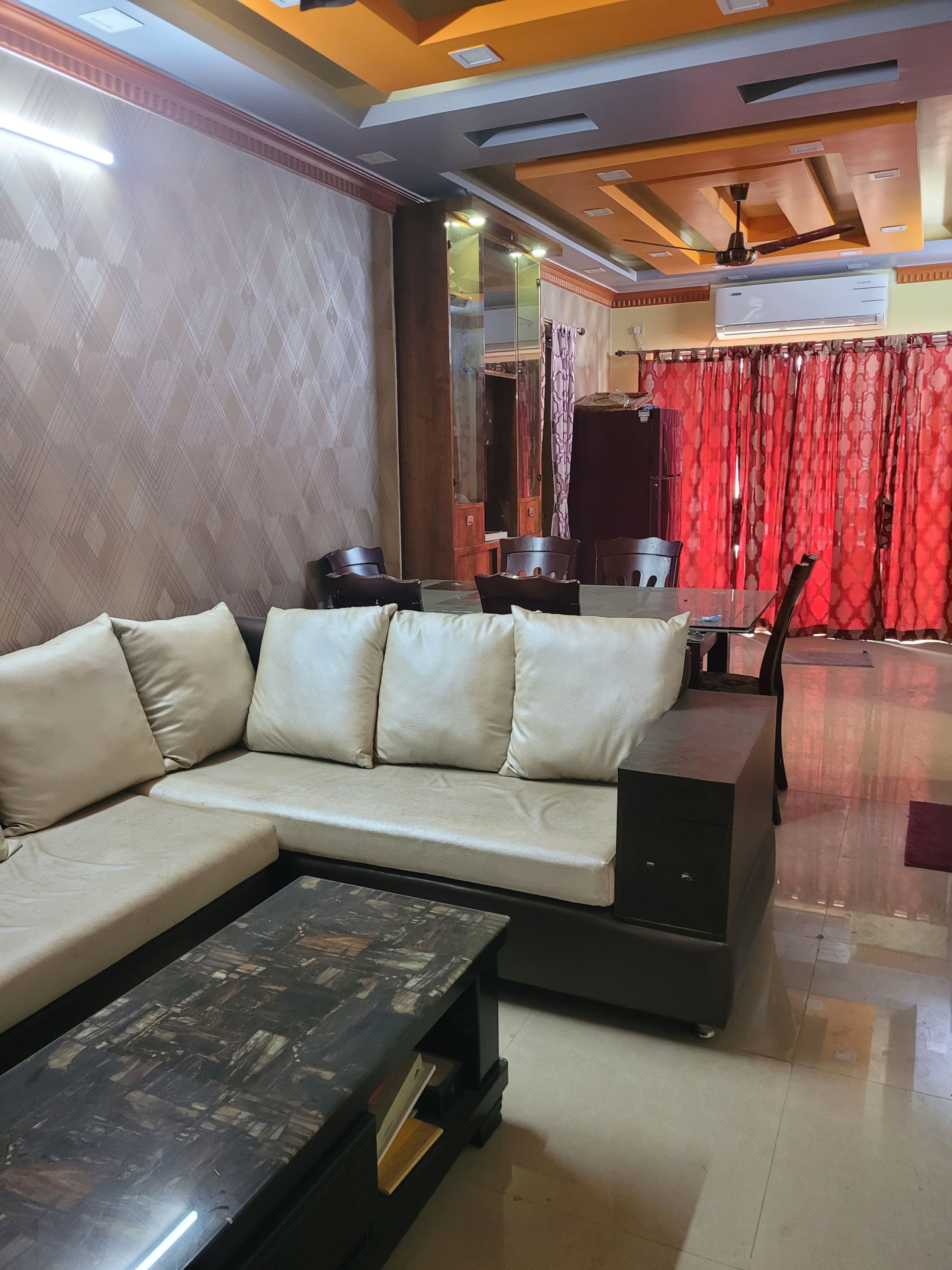 Luxury Apartment in Tollygaunge - Tap to explore photos