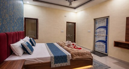 Gopal palace / Ayodhya /Parking available Room Type - Deluxe Room
