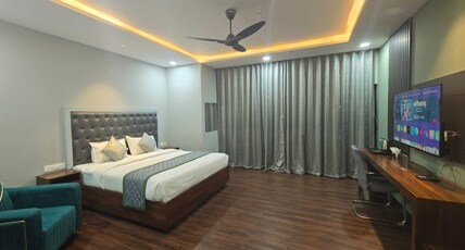 Palm Tree Hotel Room Type - Balcony room 