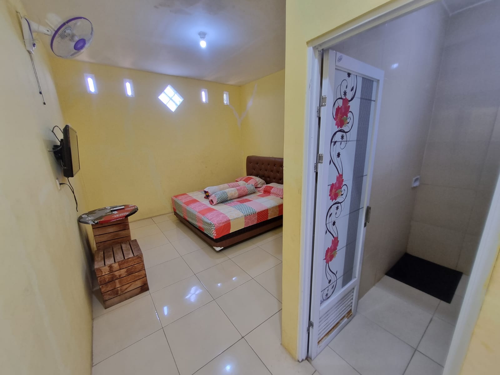 Hotel O New Asembagus 2 - Tap to explore photos
