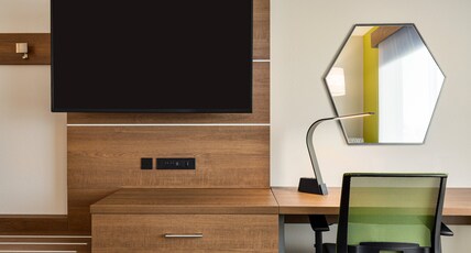 Holiday Inn Express & Suites HAYWARD Room Type - 2 Queen Standard Communications Accessible
