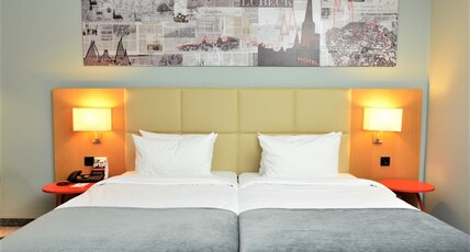 Holiday Inn LUBECK Room Type - 2 Single Beds Standard with Extra Bed