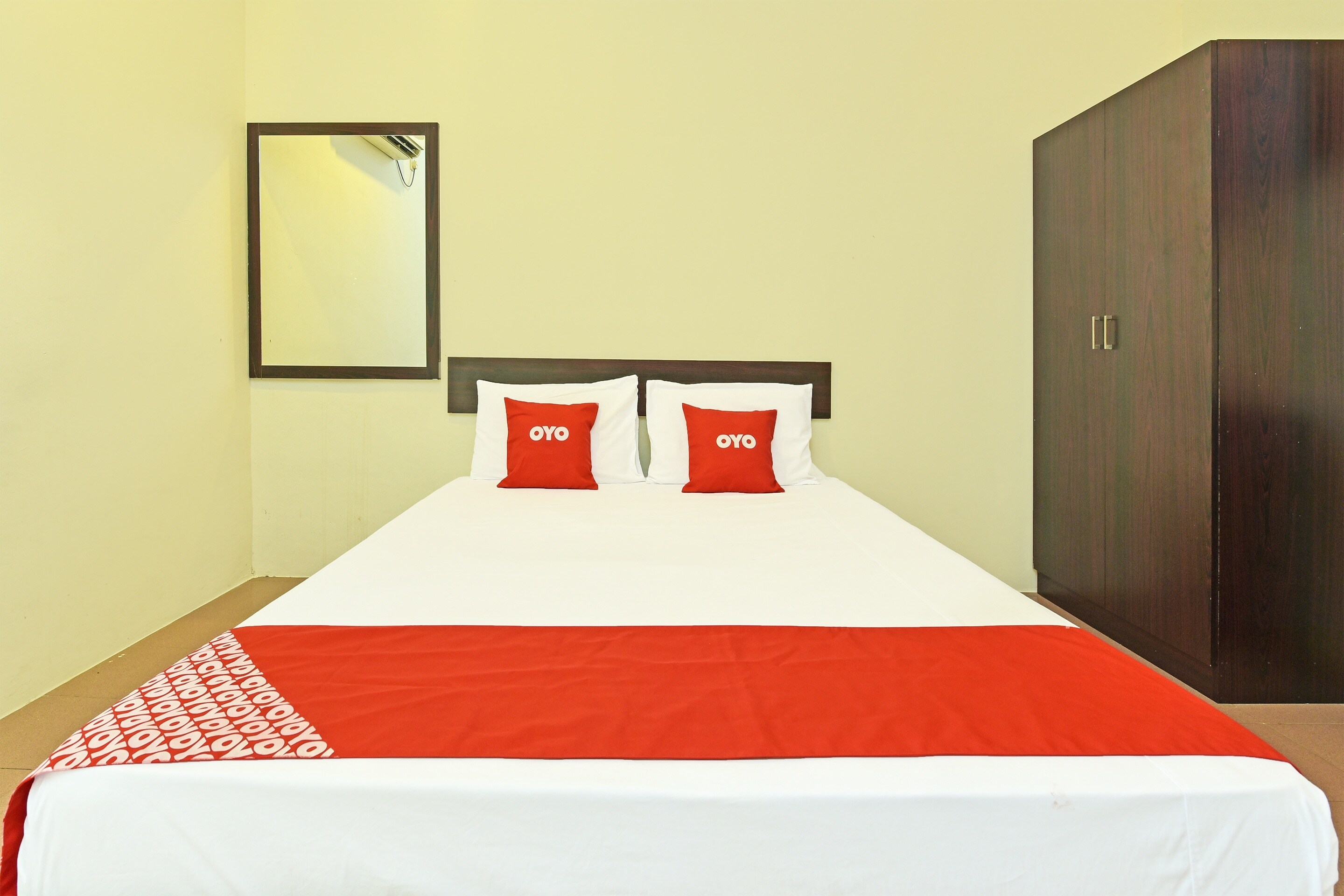 OYO SPOT ON Motel Impian - Tap to explore photos