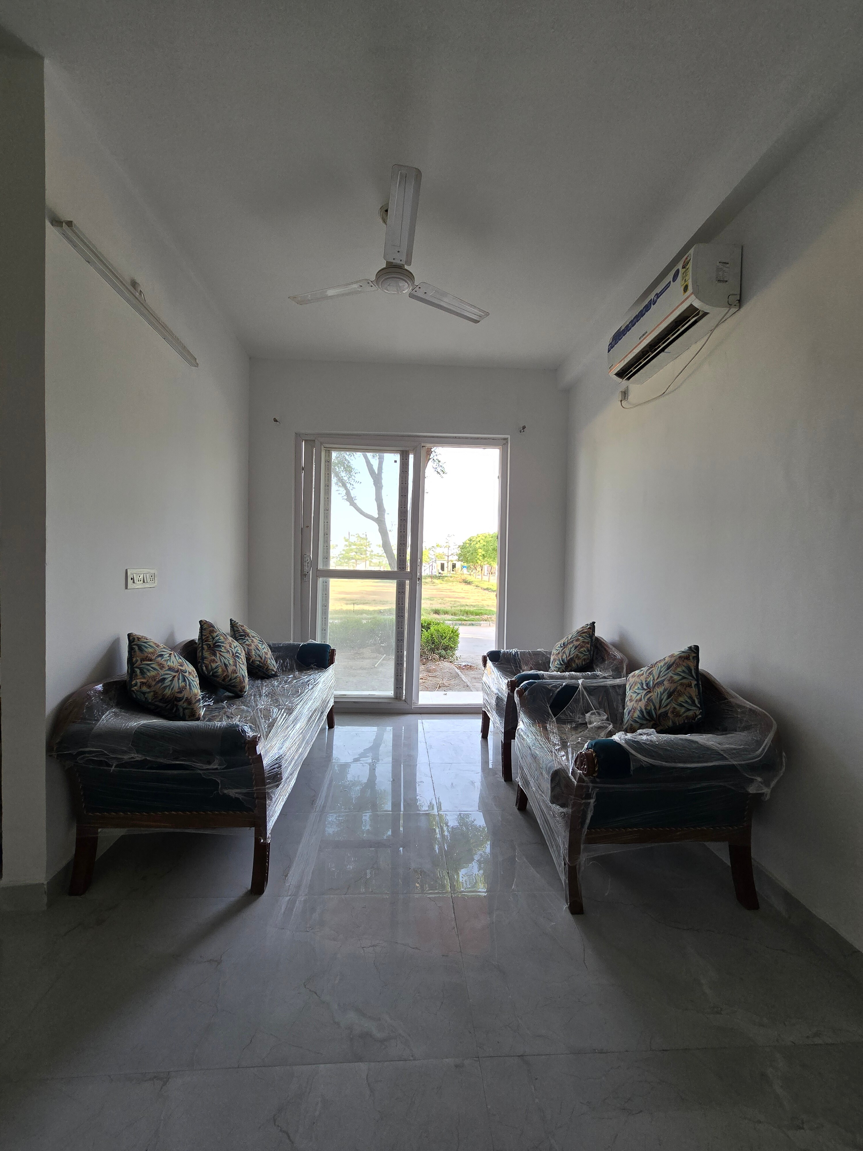 2BHK Luxurious Stay in Central Vrindavan - Tap to explore photos