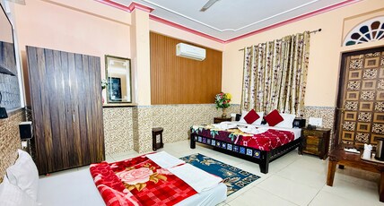 Moonlight Homestay & Hostel Room Type - King Suite Room with balcony