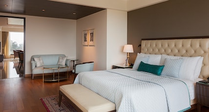 The Oberoi New Delhi Room Type - Luxury Suite with Living Room, Golf Course or Humayuns Tomb view The Oberoi New Delhi Room Type - Luxury Suite with Living Room, Golf Course or Humayuns Tomb view