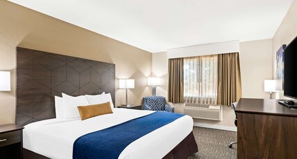 Best Western Snowflake Inn Room Type - Accessible - 1 King, Mobility Accessible, Bathtub, Non-Smoking, Full Breakfast Best Western Snowflake Inn Room Type - Accessible - 1 King, Mobility Accessible, Bathtub, Non-Smoking, Full Breakfast