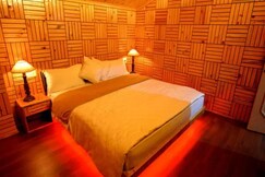 Hotel Aurave Inn