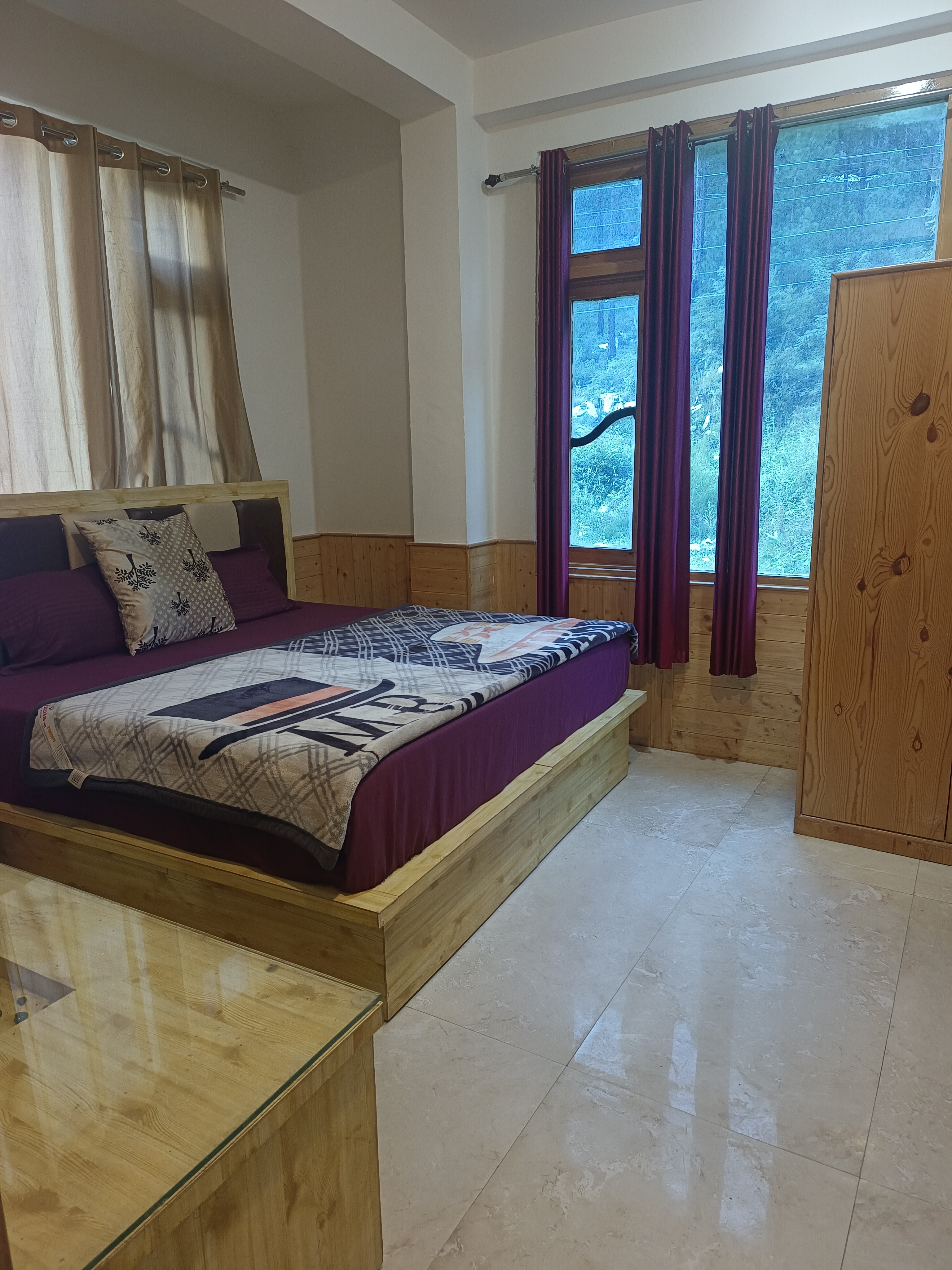 Shesh Besh Guest House & Restaurant - Tap to explore photos