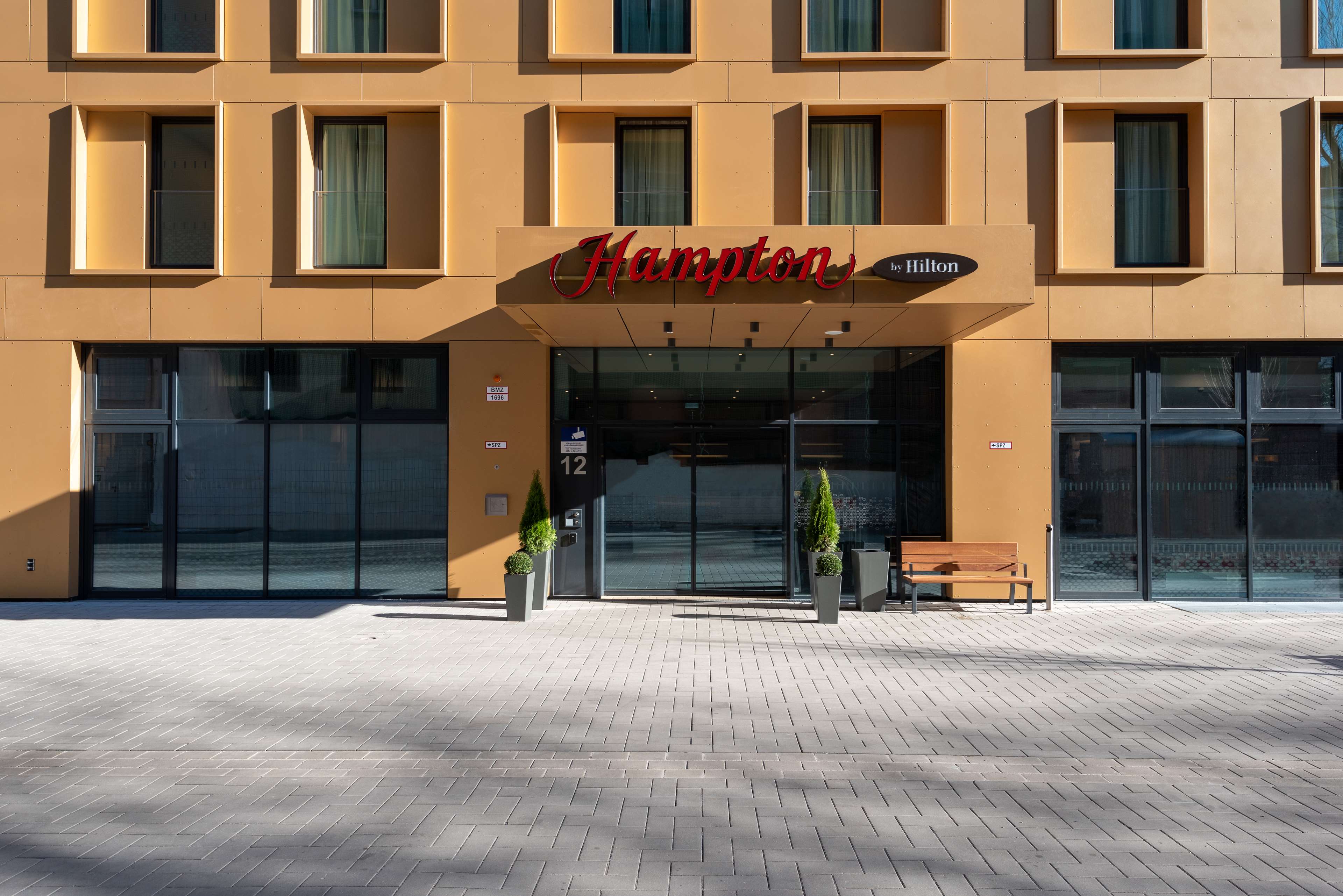 Hampton by Hilton Dusseldorf City Centre - Tap to explore photos