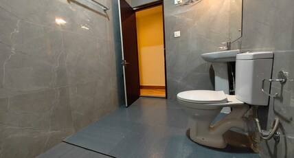 The Meru Hotel Room Type - Premium Suite