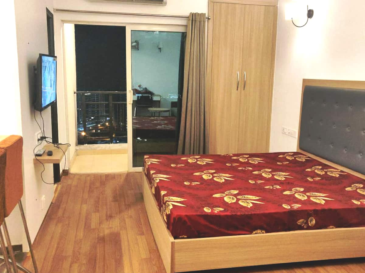 UNO HOMES - AMAZING PLACE TO STAY & CHILL IN NOIDA - Tap to explore photos