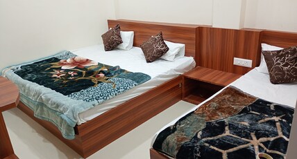 Hotel Barsana palace (Near Mahakal Temple) Room Type - Deluxe Double bed NON AC (AC 400 extra Per day)(NO CAR PARKING) Hotel Barsana palace (Near Mahakal Temple) Room Type - Deluxe Double bed NON AC (AC 400 extra Per day)(NO CAR PARKING)