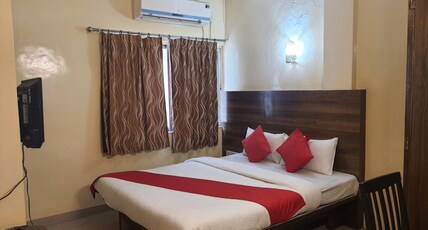 HOTEL ROYAL ENCLAVE Room Type - Deluxe AC room ( Below 20 years not alowed)