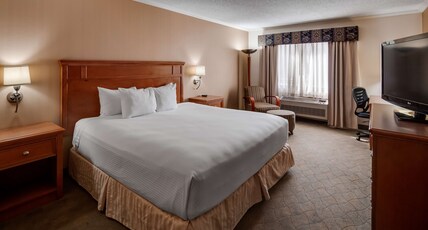 Best Western Lapeer Inn Room Type - 1 King Bed, Non-Smoking, Microwave, Refrigerator, High Speed Internet Access, Full Breakfast Best Western Lapeer Inn Room Type - 1 King Bed, Non-Smoking, Microwave, Refrigerator, High Speed Internet Access, Full Breakfast