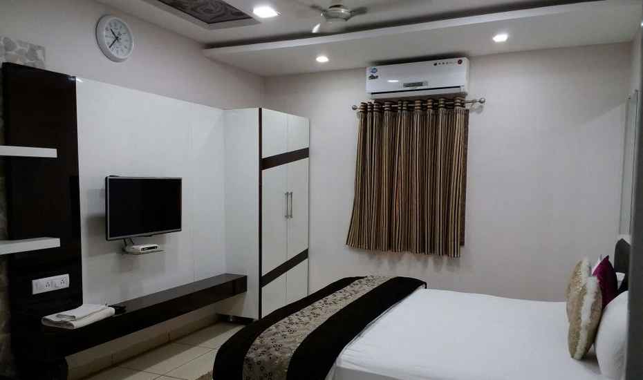 Hotel Surbhi Palace Gadarwara - Tap to explore photos