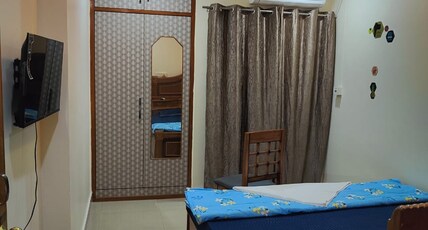 Seven Floor Homestay Room Type - Deluxe Room with Shared Washroom 