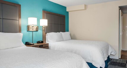 HAMPTON INN DOUGLAS GA Room Type - 2 QUEEN BEDS NONSMOKING