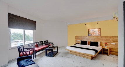 Townhouse Old Railway Road Formerly Gazelle Inn Room Type - Super Deluxe Room