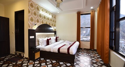 Hotel Rajas Palace Room Type - Deluxe Room With Balcony