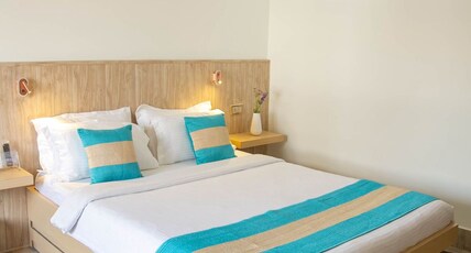 Hotel Lake Shilloi Room Type - Deluxe king