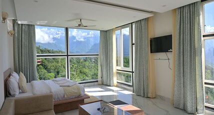 Snowbell Hotel Room Type - Premium Room With Bathtub