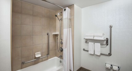 Hampton Inn & Suites by Hilton Barrie Room Type - 2 QN BEDS ACCESSIBLE NONSM