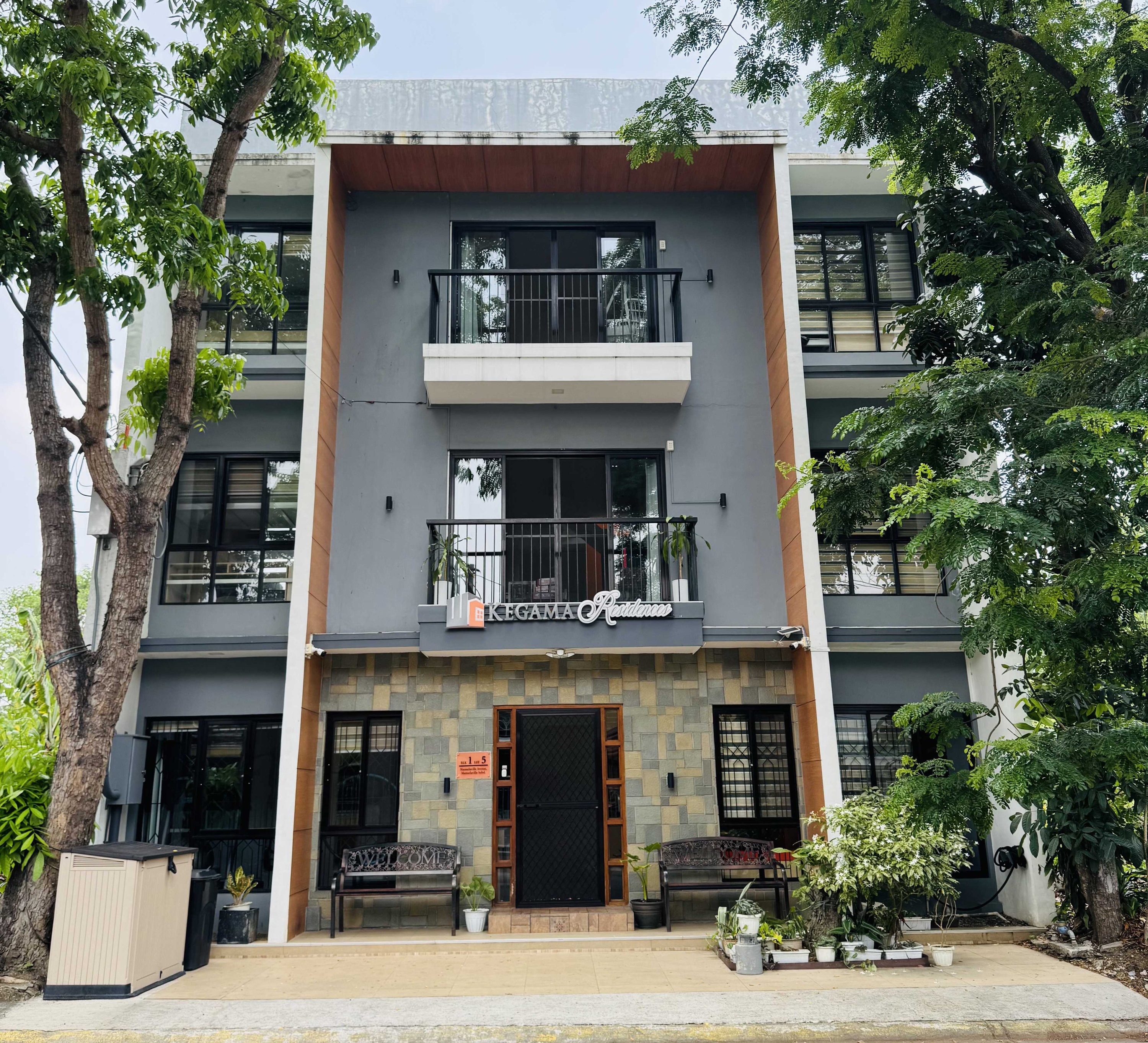 Townhouse Oak Kegama Residences - Tap to explore photos