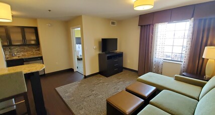 Staybridge Suites Eau Claire - Altoona, an IHG hotel Room Type - 1 Bedroom Suite 1 Queen