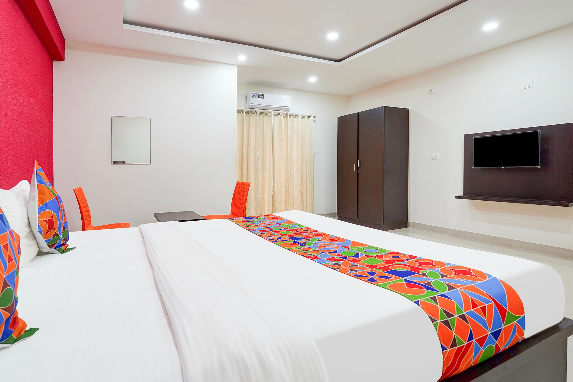 FabHotel Atithi Residency - Nr. Kaikondrahalli Lake - Tap to explore photos