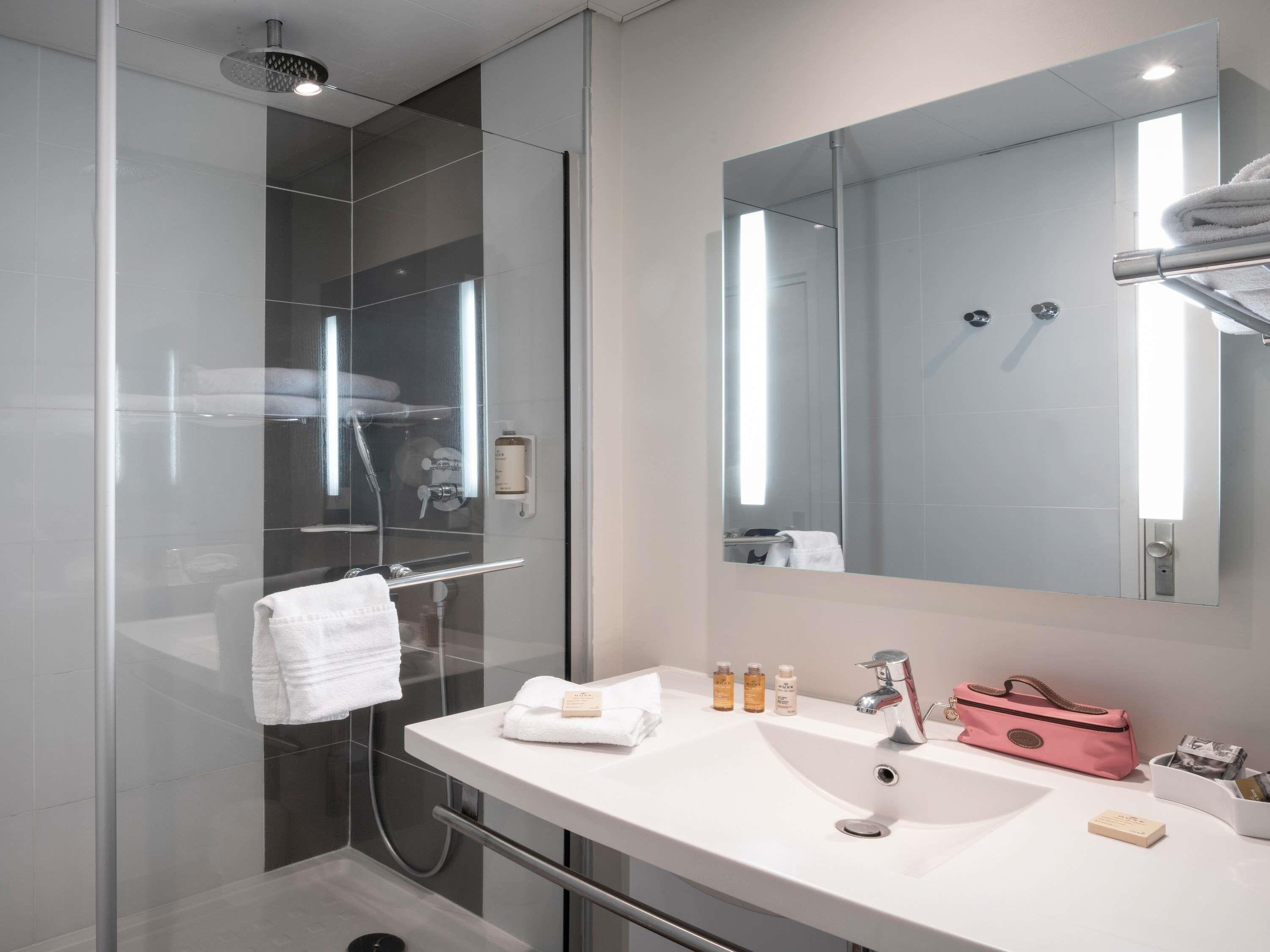 Mercure Lille Airport Hotel - Tap to explore photos