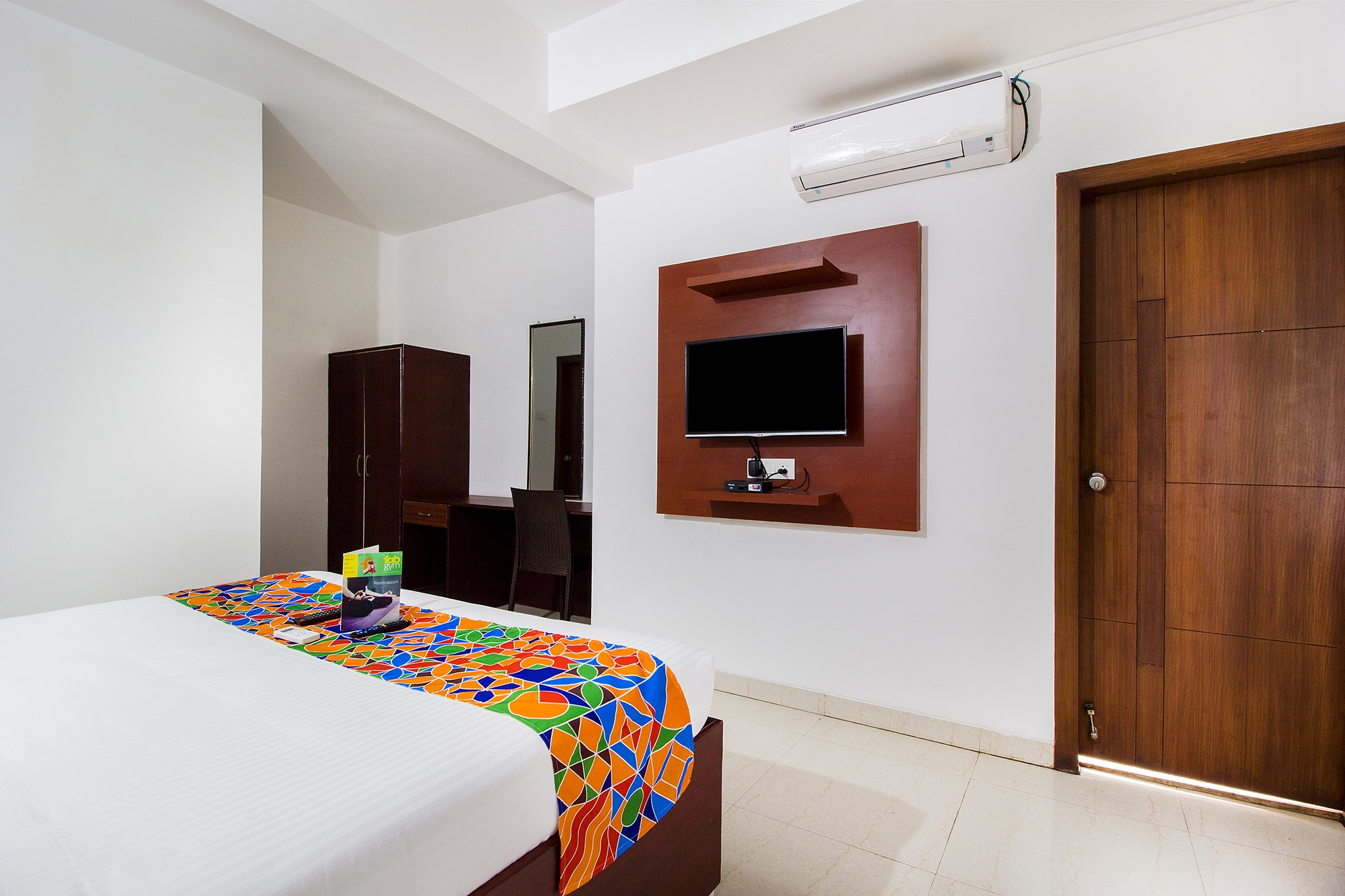 FabHotel Limestone Suites - 750m from Yashoda Hospitals, Somajiguda - Tap to explore photos