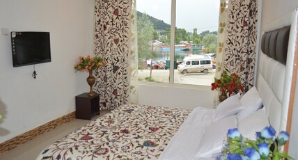 Hotel Badyari Resort Room Type - Deluxe Room