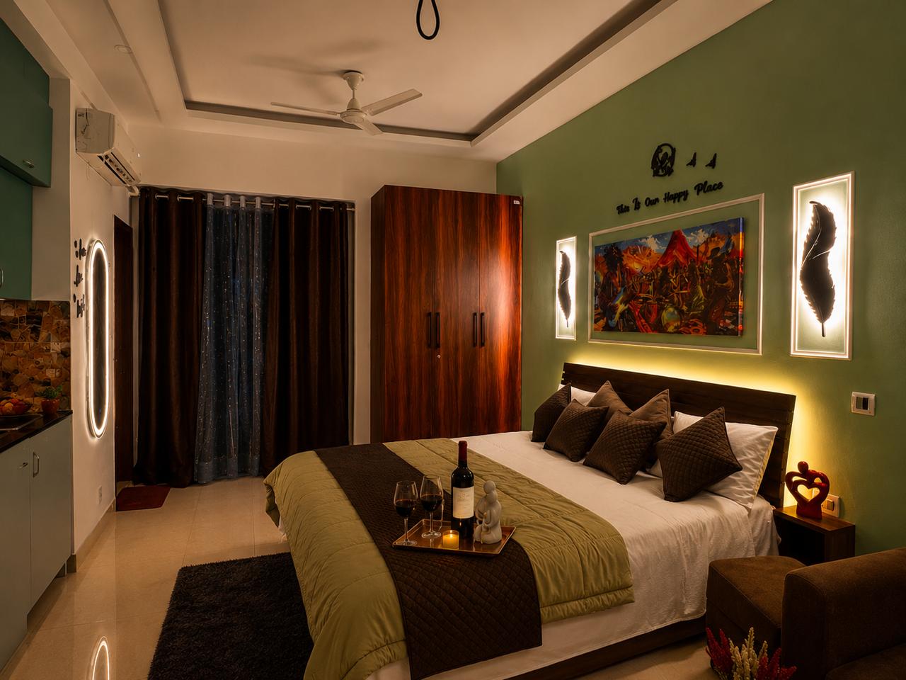SQube Suite | Luxury Studio | North Eye, Noida - Tap to explore photos