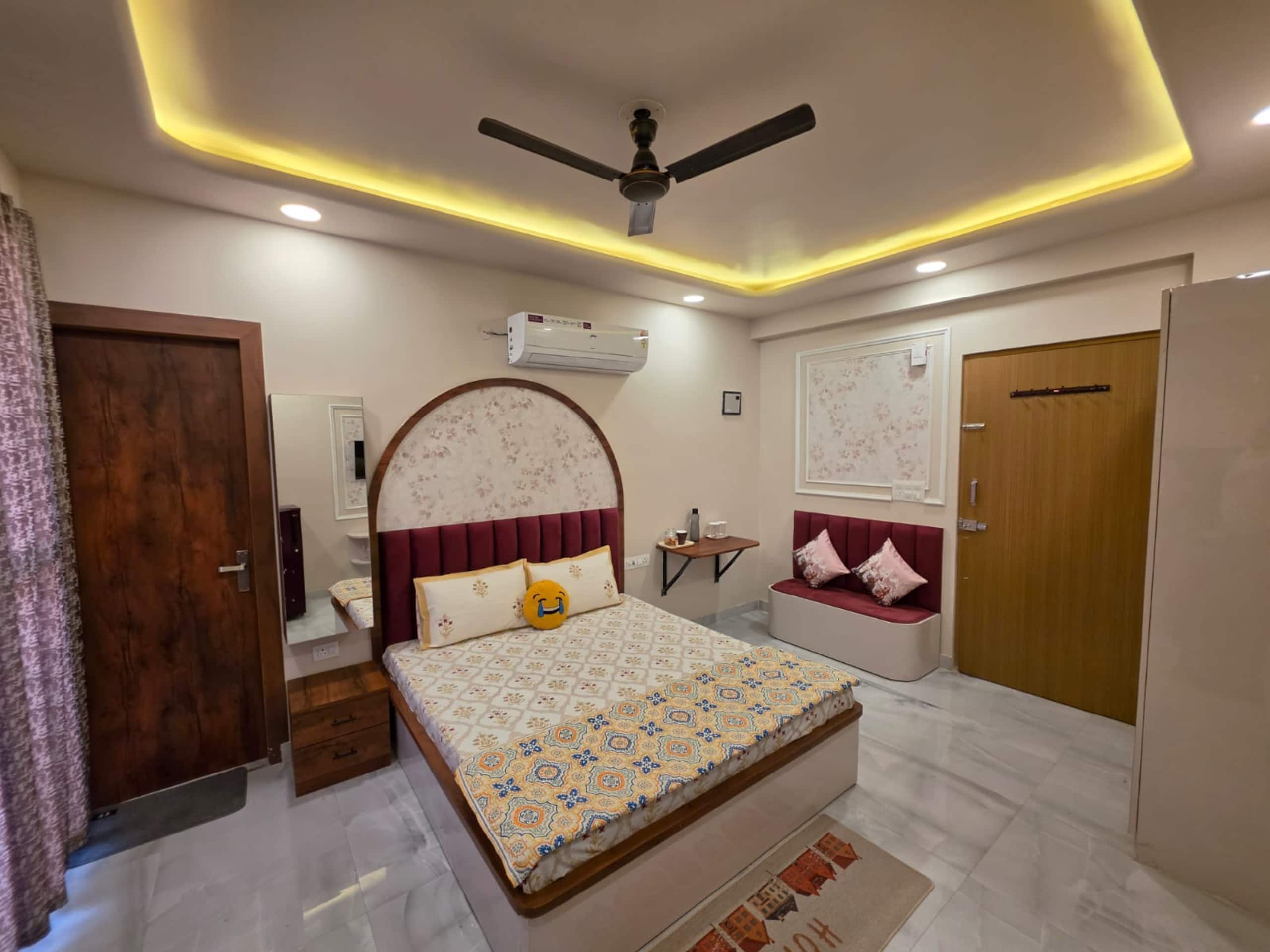 The Aurelia Luxe Studio in Jaipur - Tap to explore photos