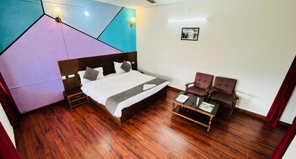 Kausani Regency Room Type - Deluxe Room