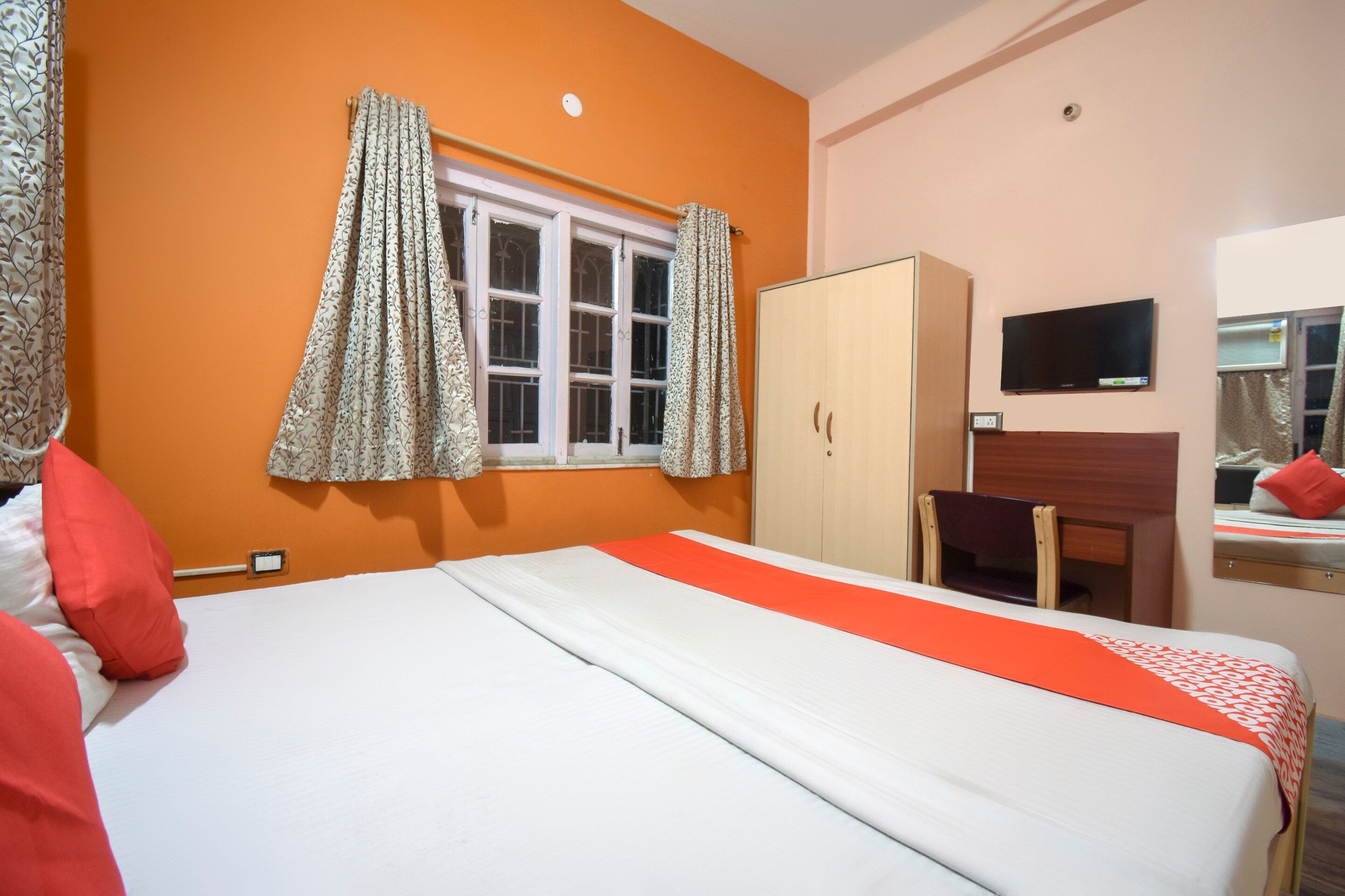 Hotel O RS Guest House - Tap to explore photos