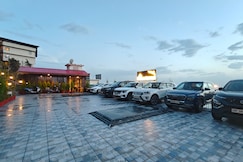 The Palm Aryan Mussoorie (5 mins Walk to Mall Road)