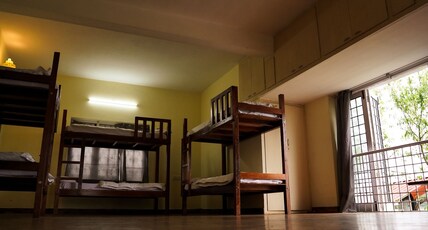 11 HAVEN STREET Room Type - 6 Bed Private Group Room
